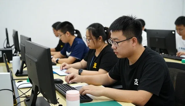 教学资源开发创新推动师资持续发展